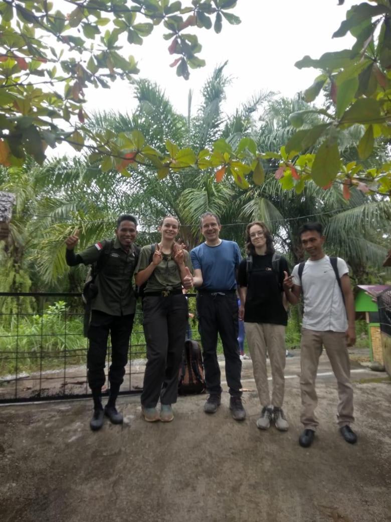 Magpie Homestay & Jungle Trekking Especially For Guest Trekking With Us Букит Лаванг Екстериор снимка