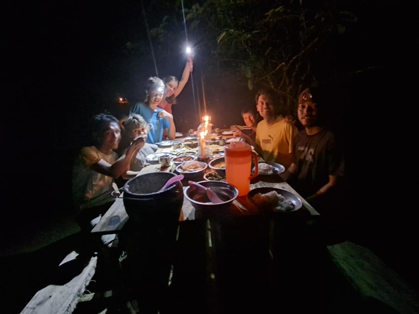 Magpie Homestay & Jungle Trekking Especially For Guest Trekking With Us Букит Лаванг Екстериор снимка